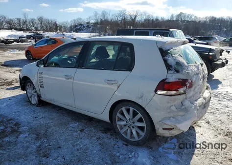 2011 Volkswagen Golf z USA, uszkodzony, nr VIN WVWDM7AJ6BW302494
